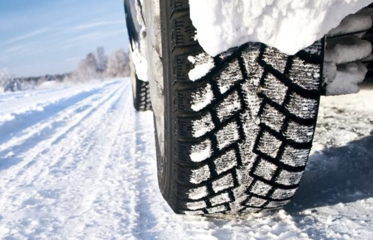 studded and non-spiked tyres