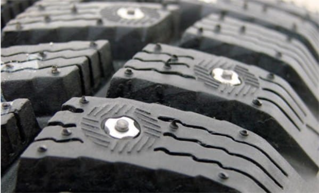 studded and non-spiked tyres